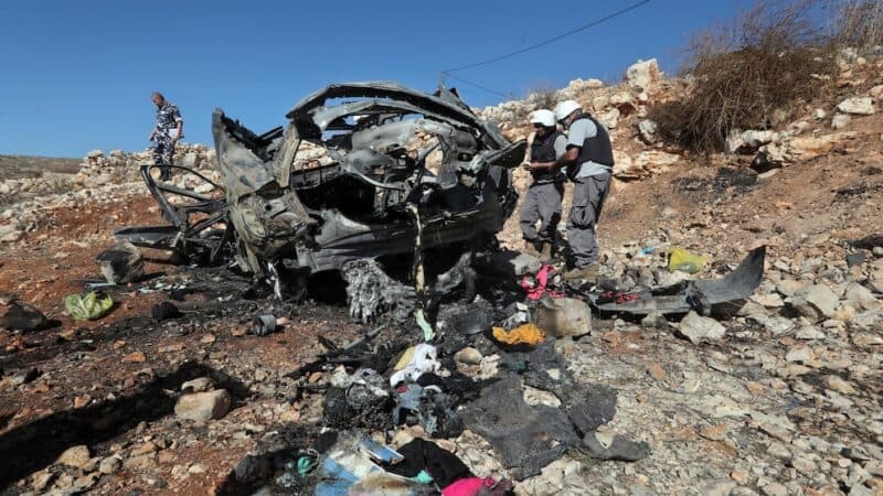 Cover Image for قال مسؤولون محليون إن امرأة و3 أطفال قتلوا في غارة جوية إسرائيلية في جنوب لبنان