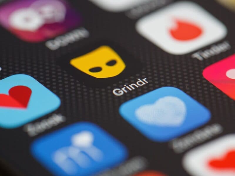 Cover Image for Grindr يعطل ميزات الموقع في القرية الأولمبية لحماية الرياضيين من مجتمع LGBTQ+