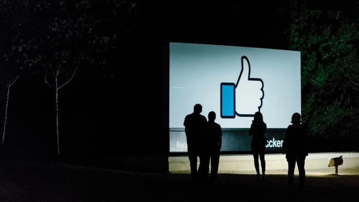 Cover Image for الأشخاص المهمون-حساب سارة وين وليامز في Facebook في Facebook