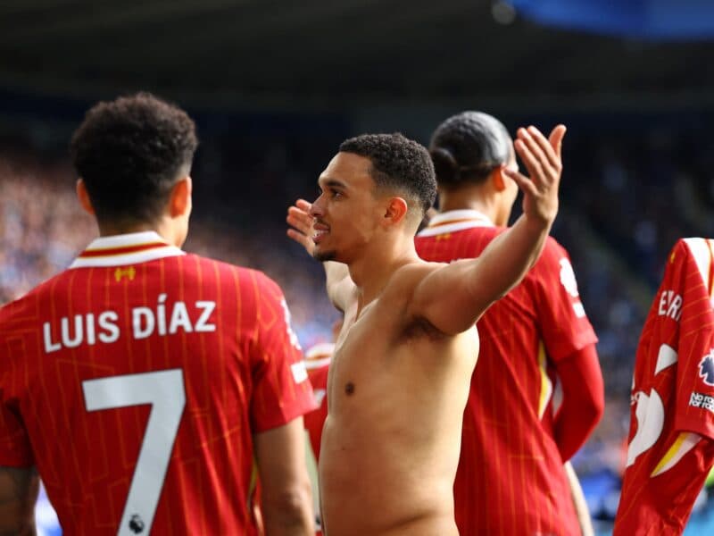 Cover Image for فوز ليفربول واحد من لقب الدوري الإنجليزي الممتاز بعد هبطه ليستر سيتي