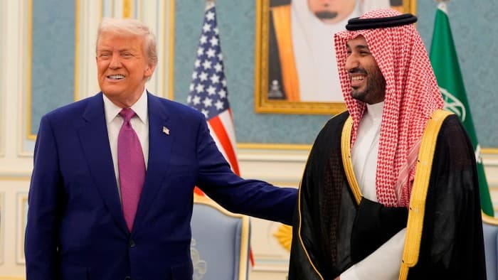 Cover Image for تتفق المملكة العربية السعودية والولايات المتحدة على 600 مليار دولار من صفقات الذكاء الاصطناعي والدفاع