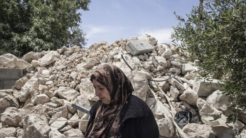 Cover Image for إسرائيل ترحيل الناشطين الدوليين من الضفة الغربية المحتلة