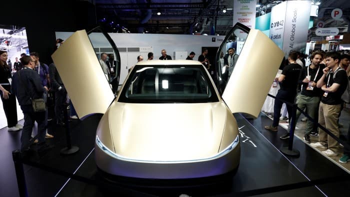 Cover Image for تواجه طموحات Tesla&#8217;s Robotaxi فحصًا واقعيًا بعد الإطلاق