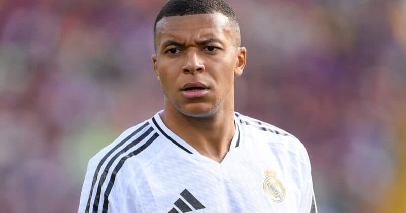Cover Image for ماذا حدث لـ Mbappe ، وهل يلعب في كأس العالم للنادي FIFA؟