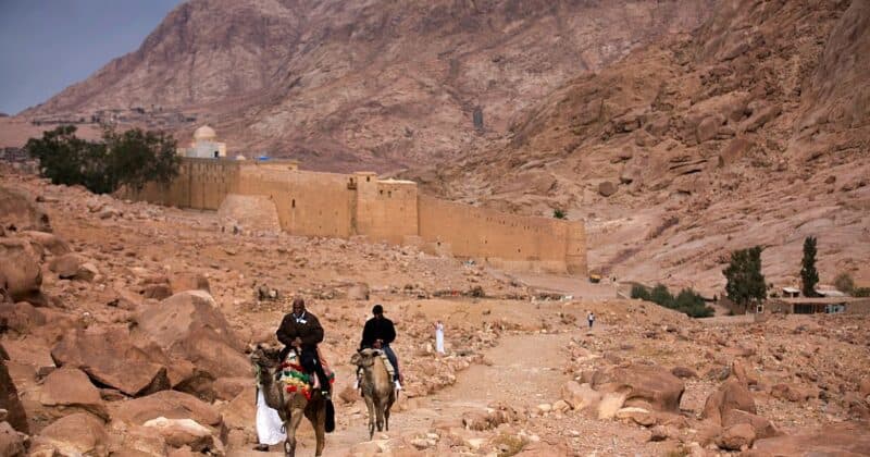 Cover Image for مصر تخبر اليونان سيادة دير سيناء أكد | أفريقيا
