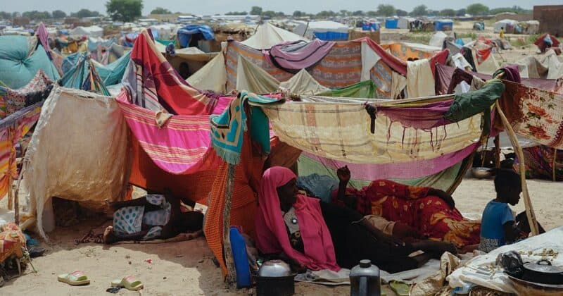Cover Image for &#8220;معلم مدمر&#8221;: هرب أكثر من 4 ملايين شخص من السودان منذ بداية الحرب الأهلية | أفريقيا
