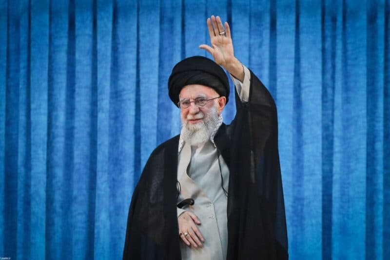 Cover Image for الزعيم الأعلى لإيران وكيف يواجه أكبر اختبار له