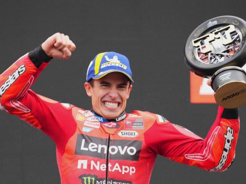 Cover Image for MotoGP الهولندي: Marc Marquez يفوز لكن الأخ يعطل