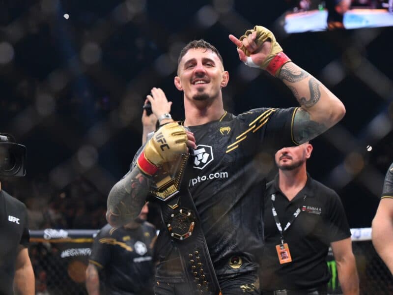 Cover Image for UFC: توج توم أسبينال بطل الوزن الثقيل بلا منازع بينما يتقاعد جون جونز