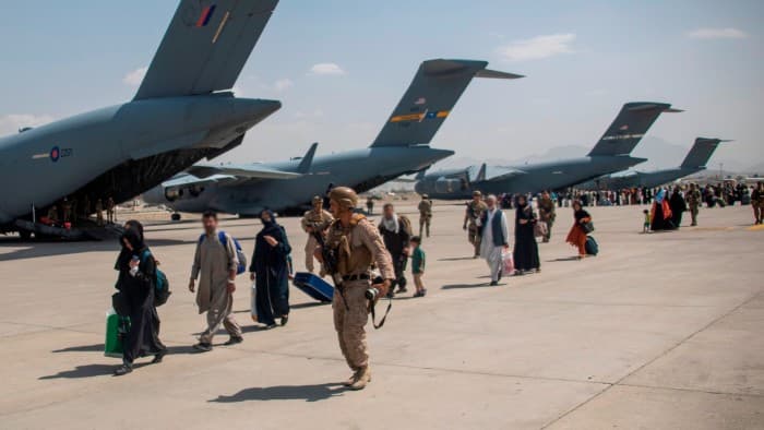 Cover Image for حكومة المملكة المتحدة لدفع 1.6 مليون جنيه إسترليني لضحايا خرق البيانات الأفغانية