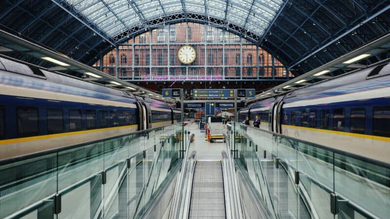 Cover Image for لماذا يسمح Eurostar للركاب قبل 30 دقيقة؟