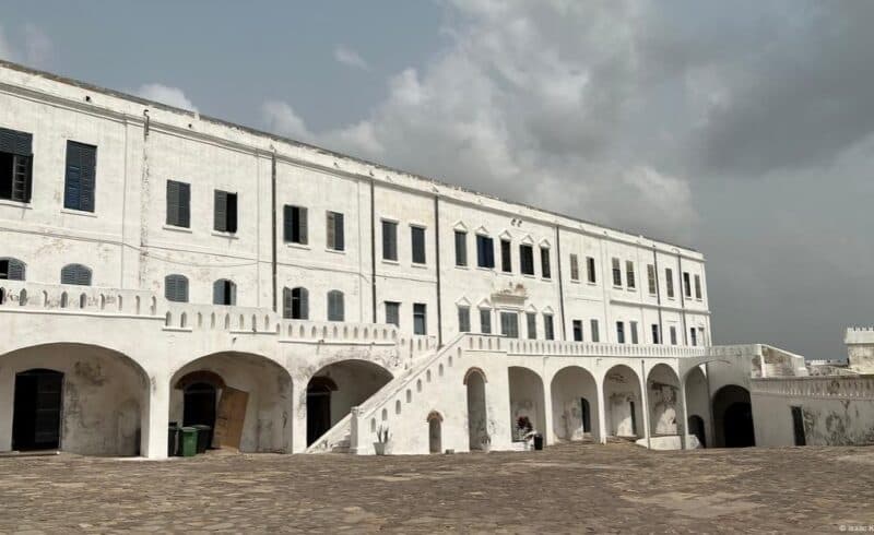 Cover Image for يسمي بنين سفراء سبيك لي وتونيا لويس لي إلى الأميركيين الأفارقة