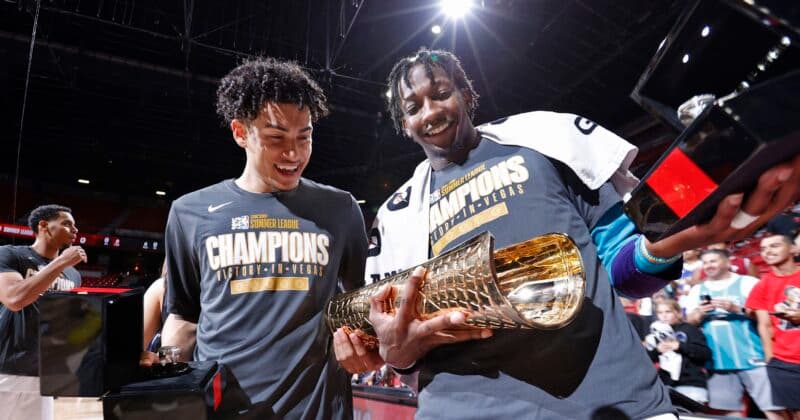 Cover Image for Pas de Titre Pour Raynaud et Les Kings ، Les Hornets Sacrés