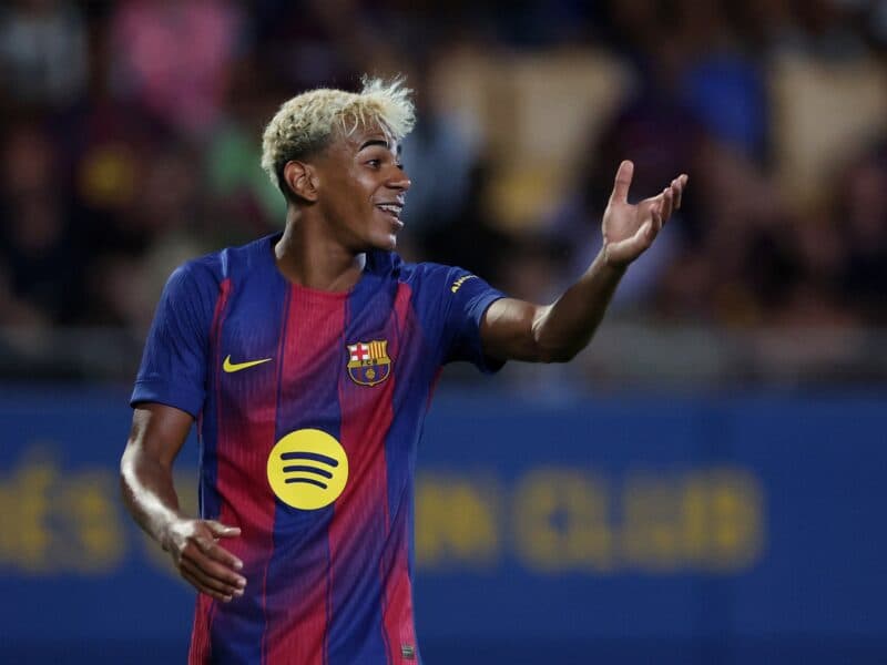 Cover Image for مجموعة برشلونة وفياريال في لعبة La Liga في ميامي ميامي