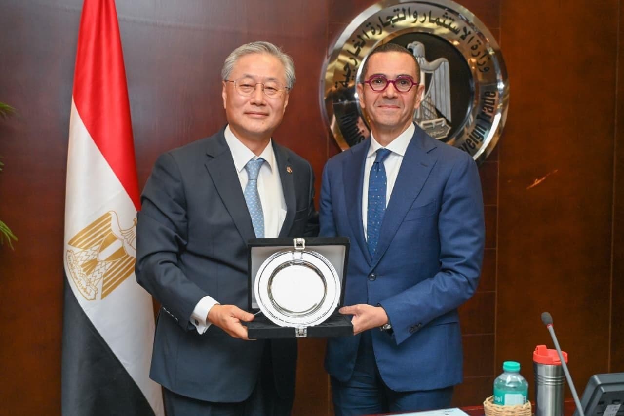 مصر وكوريا الجنوبية تبحثان تعزيز الاستثمارات والتعاون الاقتصادي المشترك