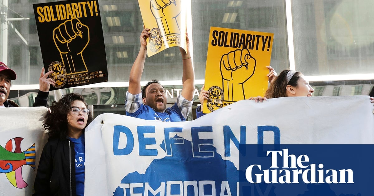 محكمة استئناف أمريكية توقف حماية مؤقتة لعشرات الآلاف من المهاجرين في عهد ترامب