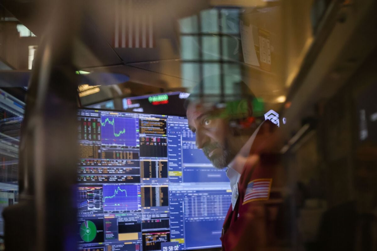 استراتيجية تداول التشتت: هدوء السوق الأمريكي يخفي تقلبات عنيفة في أسعار الأسهم الفردية