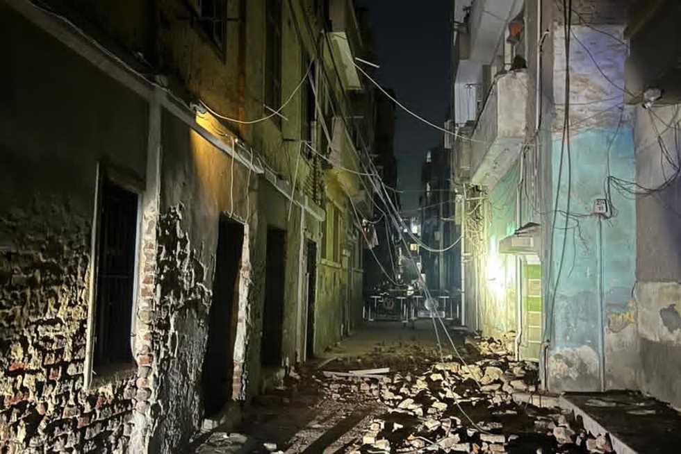 انهيار منزل من الطوب اللبن في قنا يسفر عن إصابة 7 أفراد من أسرة واحدة