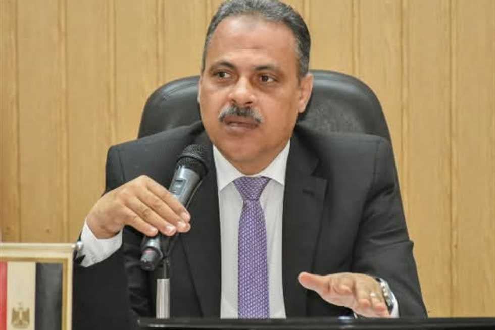 محافظ الشرقية ينعى فني إنارة وافته المنية أثناء تأدية عمله ويؤكد دعم أسرته