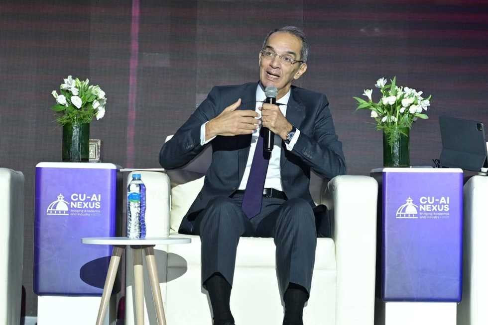 وزير الاتصالات: البنية التحتية المعلوماتية ركيزة للذكاء الاصطناعي ومصر الأسرع أفريقيًا في الإنترنت