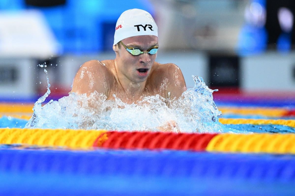 ليون مارشان يعود للمنافسة بجدول طموح في كأس العالم للسباحة