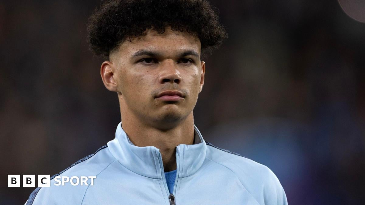 نيكو أورايلي مدافع مانشستر سيتي يتلقى أول استدعاء للمنتخب الإنجليزي