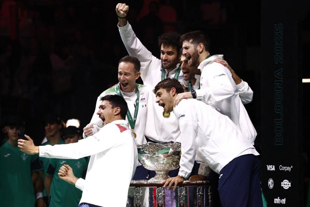 إيطاليا تحرز كأس ديفيز للمرة الثالثة على التوالي بفضل تألق كوبولي وبيريتيني