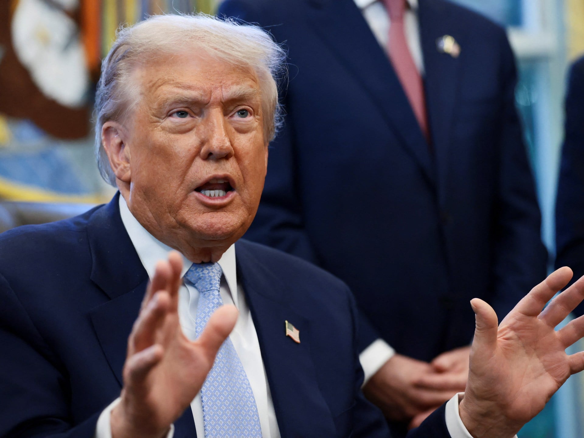 الرئيس الأمريكي يلوح بصفقة طائرات F-35 للسعودية قبل زيارة ولي العهد