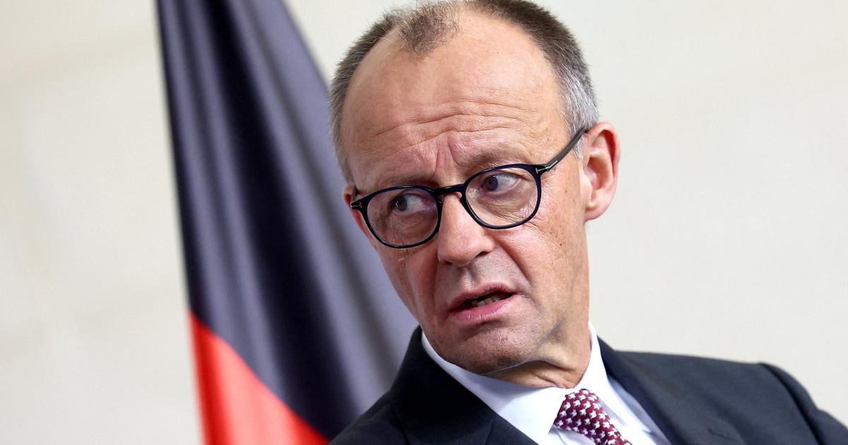 زعيم المعارضة الألمانية يطالب زيلينسكي بكبح تدفق الشباب الأوكراني إلى ألمانيا