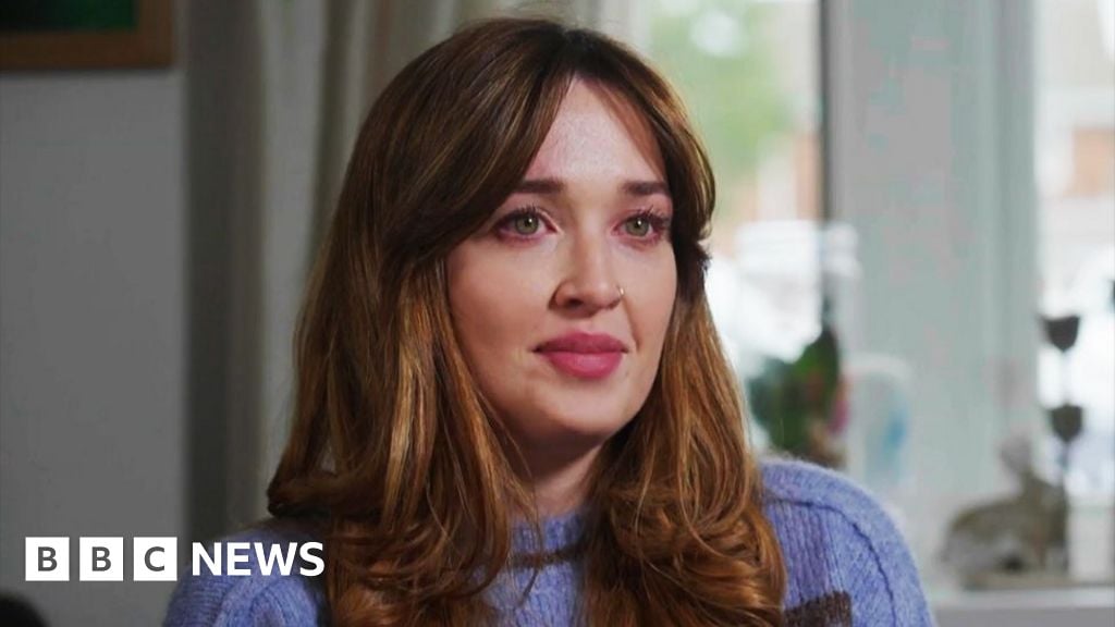 تحقيق يكشف عن إهمال طبي وتأخير في تشخيص سرطان الثدي بمؤسسة NHS شمال شرق إنجلترا