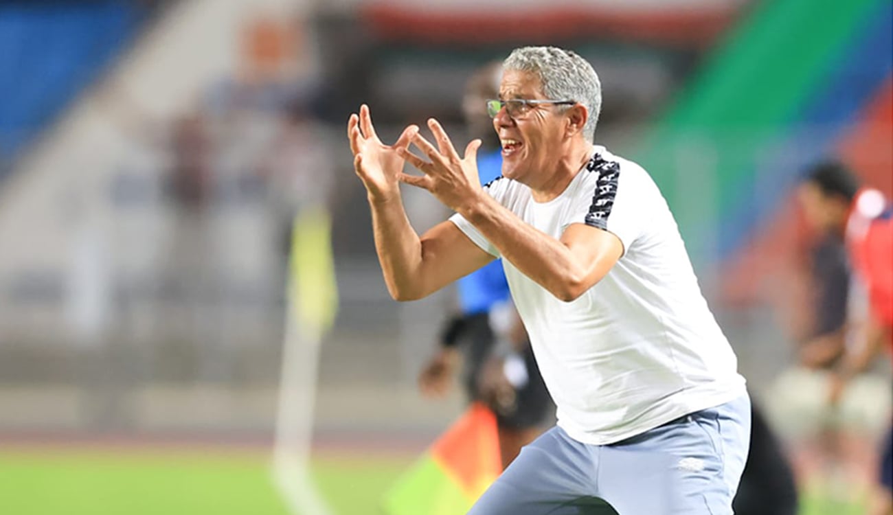 الملعب التونسي يواصل تغيير مدربيه ولاعبيه: استراتيجية مالية محفوفة بالمخاطر الرياضية