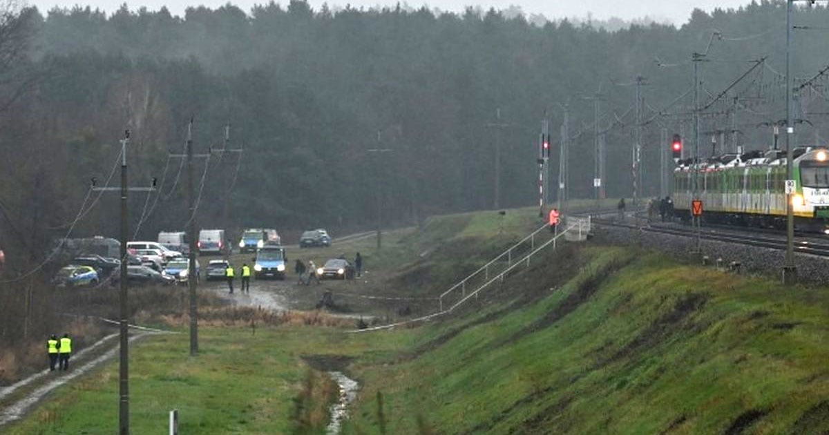 عمل تخريبي يستهدف سكة حديد بولندية حيوية لإمدادات أوكرانيا: من المستفيد من التصعيد؟