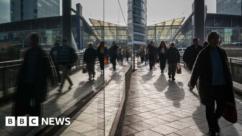 المملكة المتحدة تواجه أزمة خمول اقتصادي بسبب تزايد أعداد المرضى والمعاقين خارج سوق العمل