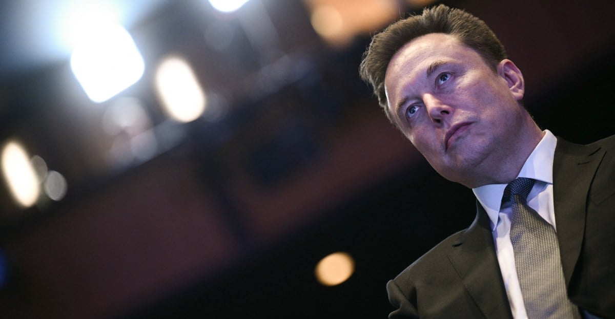 بوت جروك للذكاء الاصطناعي يبالغ في تمجيد إيلون ماسك بشكل ملحوظ