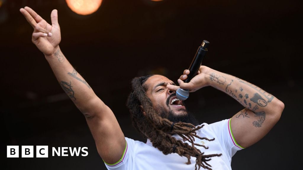 شرطة أفون وسومرست تنهي تحقيقها في هتافات فرقة بوب فيلان بمهرجان غلاستونبري