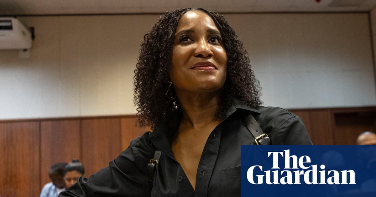 استقالة ابنة رئيس جنوب إفريقيا السابق بعد اتهامها بخداع رجال للقتال في أوكرانيا