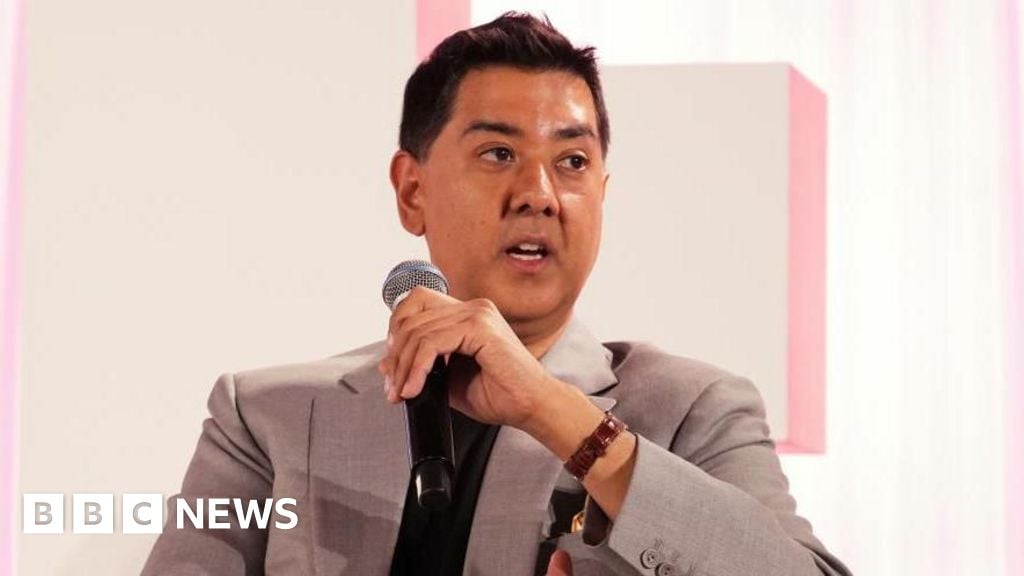 قاضٍ أمريكي يوقف مؤقتًا احتجاز الناشط عمران أحمد بعد سحب تأشيرته