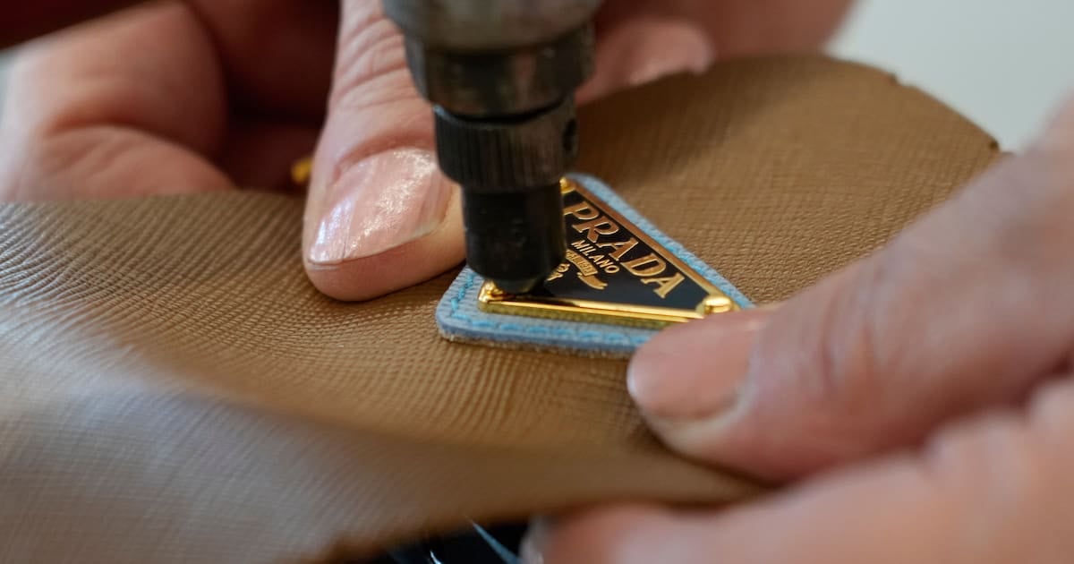 تحقيقات إيطالية جديدة تكشف استغلال عمال صينيين لدى علامات تجارية فاخرة