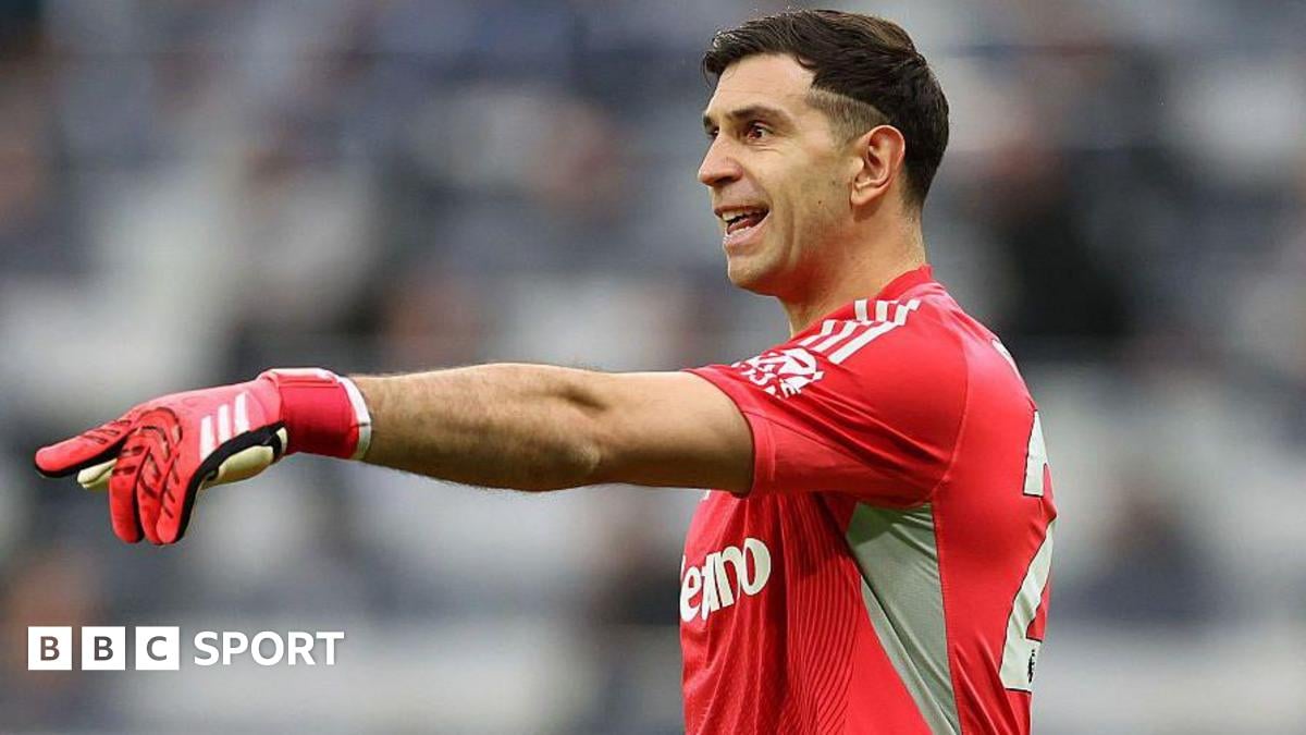 إيميليانو مارتينيز: حارس أستون فيلا يواجه تدقيقًا متزايدًا بعد موسم مليء بالأخطاء