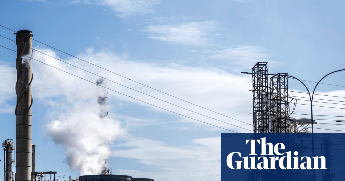 ترامب يهدد بمنع إكسون موبيل من الاستثمار في فنزويلا بعد وصفها بأنها