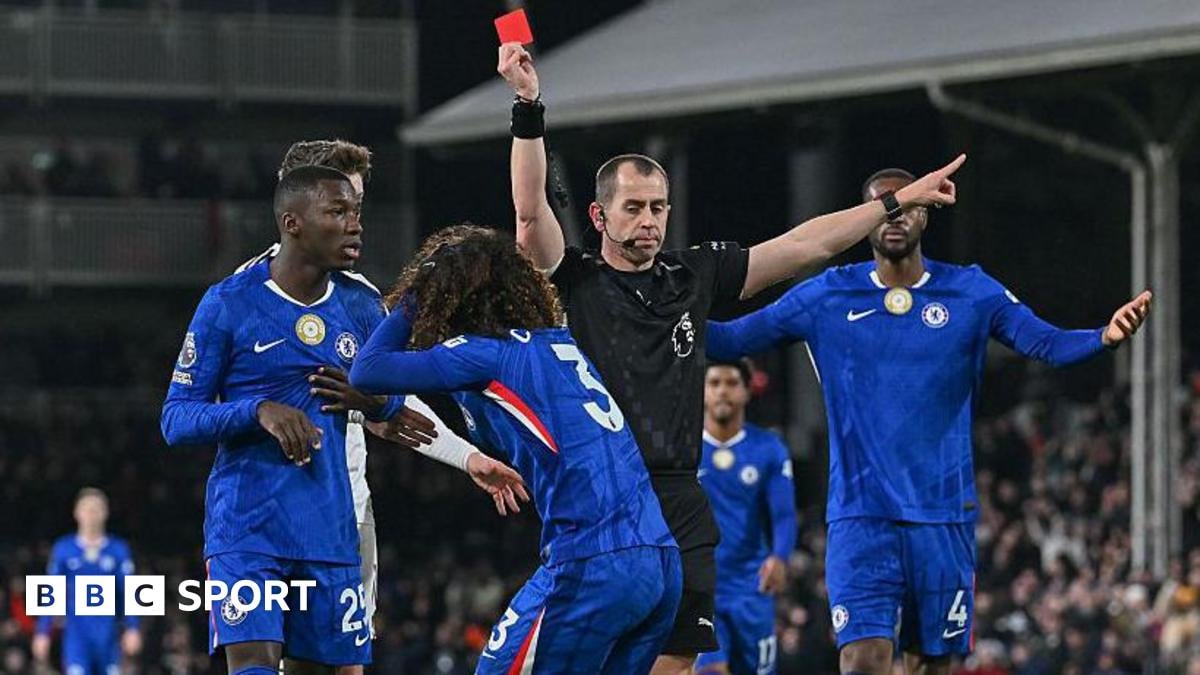 مقترحات جديدة لتعديل قوانين كرة القدم: البطاقات الحمراء والتسلل وتقنية الفيديو