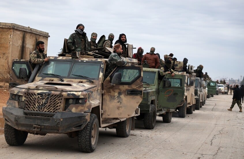 تحذيرات سورية من تفخيخ مواقع قسد وإعلان مناطق أمنية محظورة وسط اتهامات بخرق الهدنة