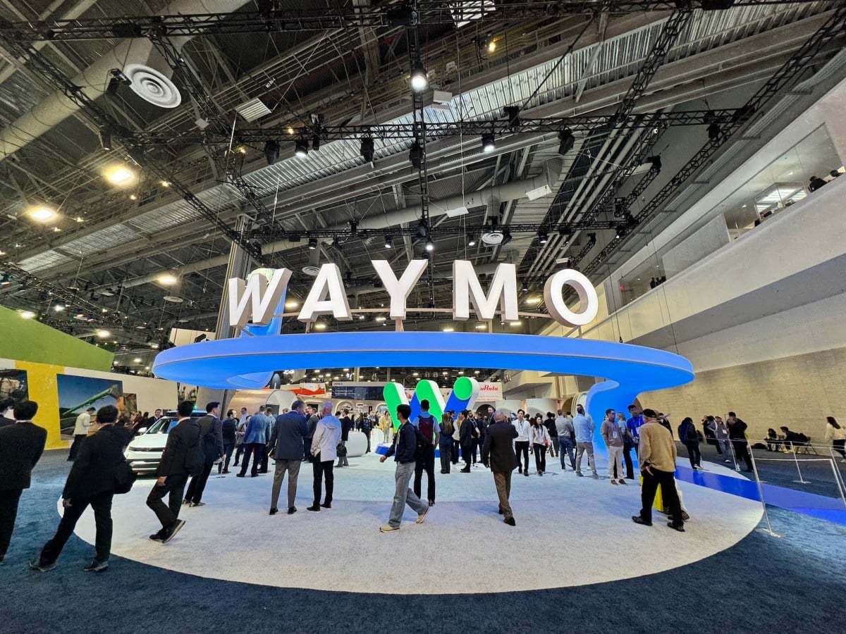 إطلاق خدمة سيارات الأجرة ذاتية القيادة من Waymo للجمهور في ميامي وتحديات التوسع