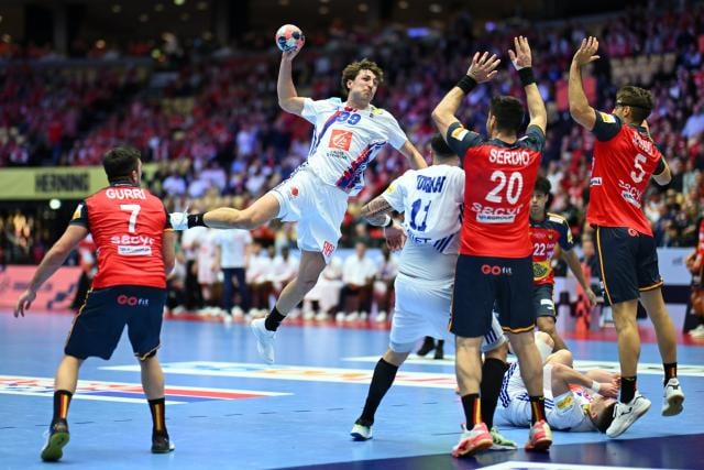 صدمة قاسية للديوك الزرقاء: فرنسا تخسر أمام إسبانيا وتتعثر في طريقها نحو نصف نهائي اليورو