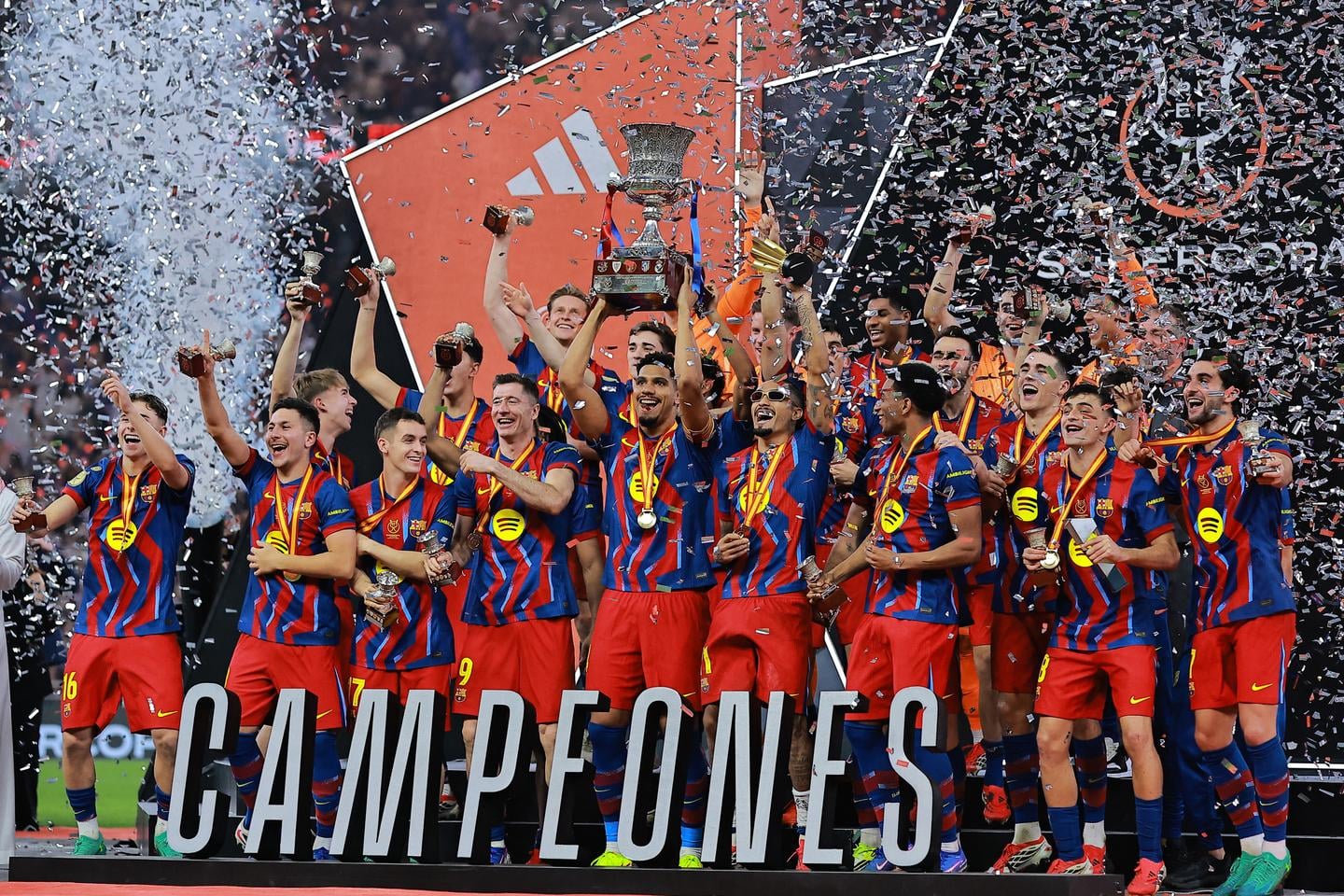 برشلونة يحافظ على لقب كأس السوبر الإسباني رغم عودة مبابي، ومستقبل ألونسو على المحك