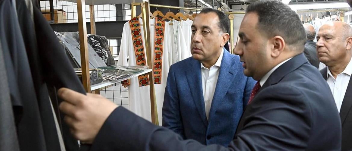 رئيس الوزراء يؤكد أهمية قطاع المنسوجات والملابس الجاهزة ويدشن مصنعًا جديدًا بالمنطقة الاقتصادية لقناة السويس