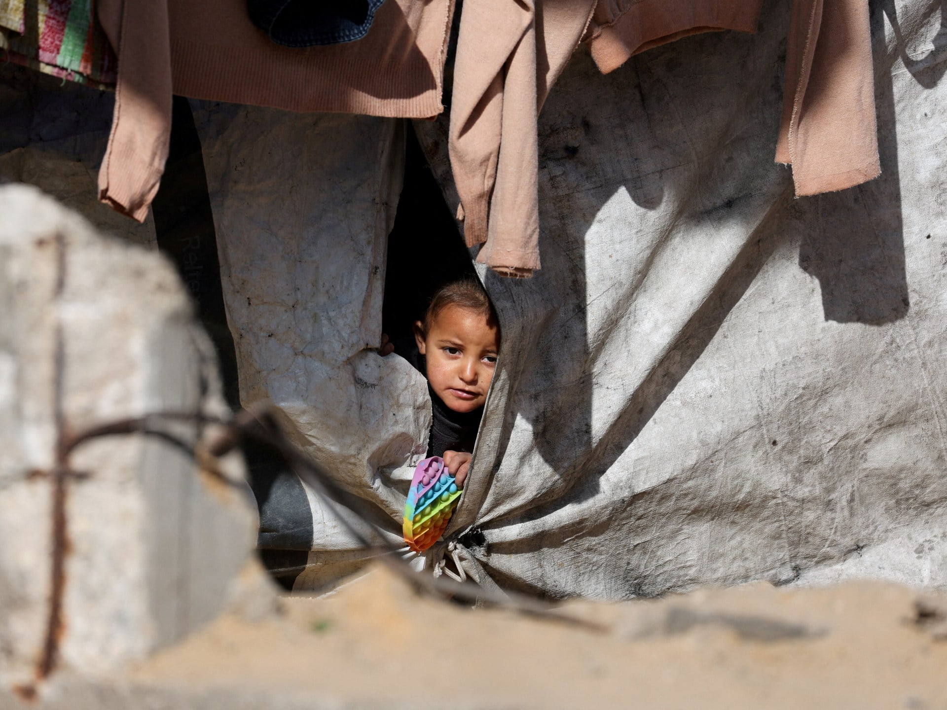 الأمم المتحدة تحذر: الفلسطينيون في غزة يتوقون لفتح معبر رفح وسط تفاقم المعاناة وانتهاكات الهدنة