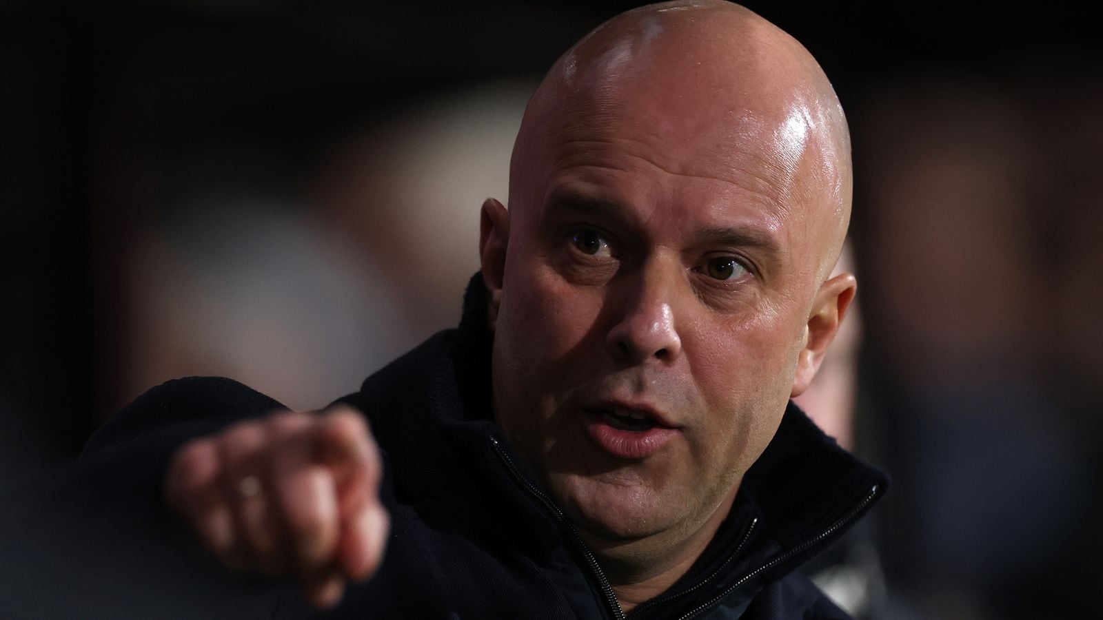 جيمي كاراجر: تأهل ليفربول لدوري الأبطال ضرورة حتمية لآرني سلوت في موسمه الأول