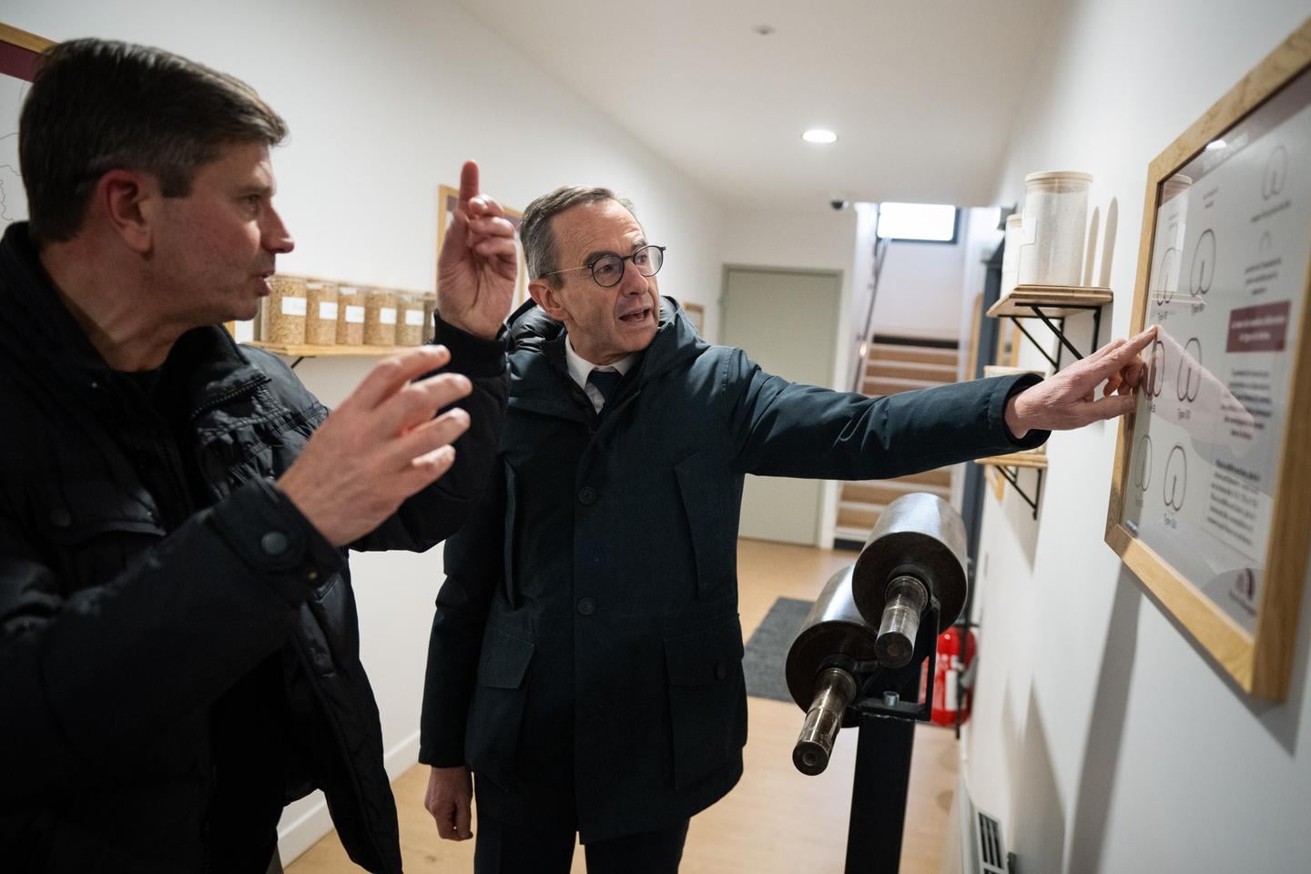 برونو ريتايو يعلن ترشحه للرئاسة الفرنسية وتساؤلات حول الانتخابات التمهيدية لحزب الجمهوريين