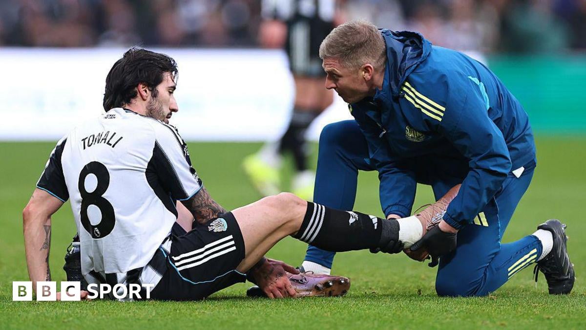 مقترحات الفيفا الجديدة: دقيقة إجبارية خارج الملعب للاعبين المصابين وتغييرات في قوانين اللعبة